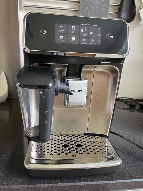 Koffiemachine Philips 2300 LatteGo, Witgoed en Apparatuur, Koffiezetapparaten, Zo goed als nieuw, Koffiebonen, Koffiemachine, Afneembaar waterreservoir