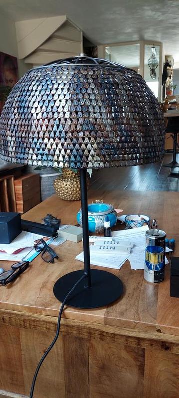 Tafel lamp metaal beschikbaar voor biedingen