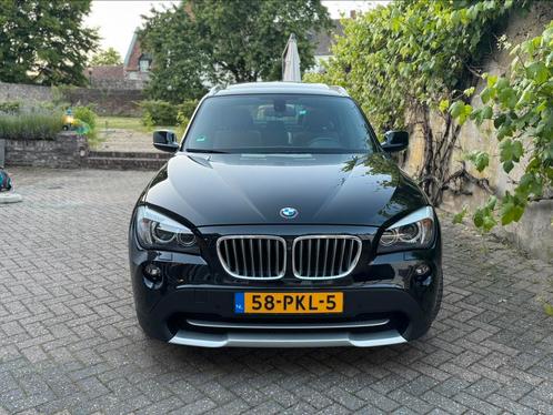 BMW X1 3.0 Xdrive 28I AUT 2010 Zwart - 6 Cylinder!!, Auto's, BMW, Particulier, X1, 4x4, ABS, Achteruitrijcamera, Adaptieve lichten