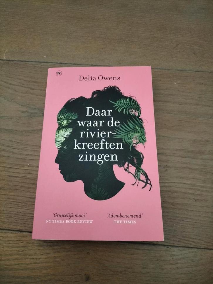 Delia Owens - Daar waar de rivierkreeften zingen, Boeken, Literatuur, Zo goed als nieuw, Nederland, Ophalen of Verzenden