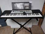 Keyboard Yamaha YPT-260 met standaard, Muziek en Instrumenten, Keyboards, 61 toetsen, Met standaard, Zo goed als nieuw, Yamaha