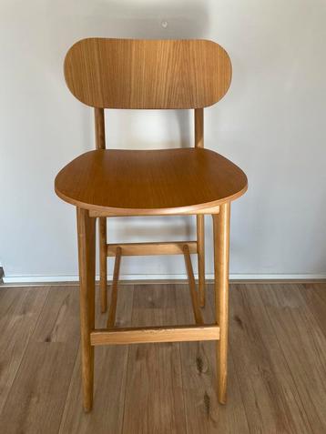 Eikenhouten barkruk, mooi design! beschikbaar voor biedingen