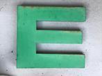 Vintage Letter ' E " groen metaal, Ophalen of Verzenden, Gebruikt