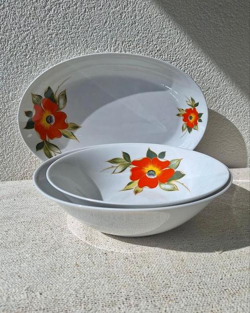 Vintage serveerschalen oranje bloem Winterling Marktleuthen, Huis en Inrichting, Keuken | Servies, Zo goed als nieuw, Schaal of Schalen