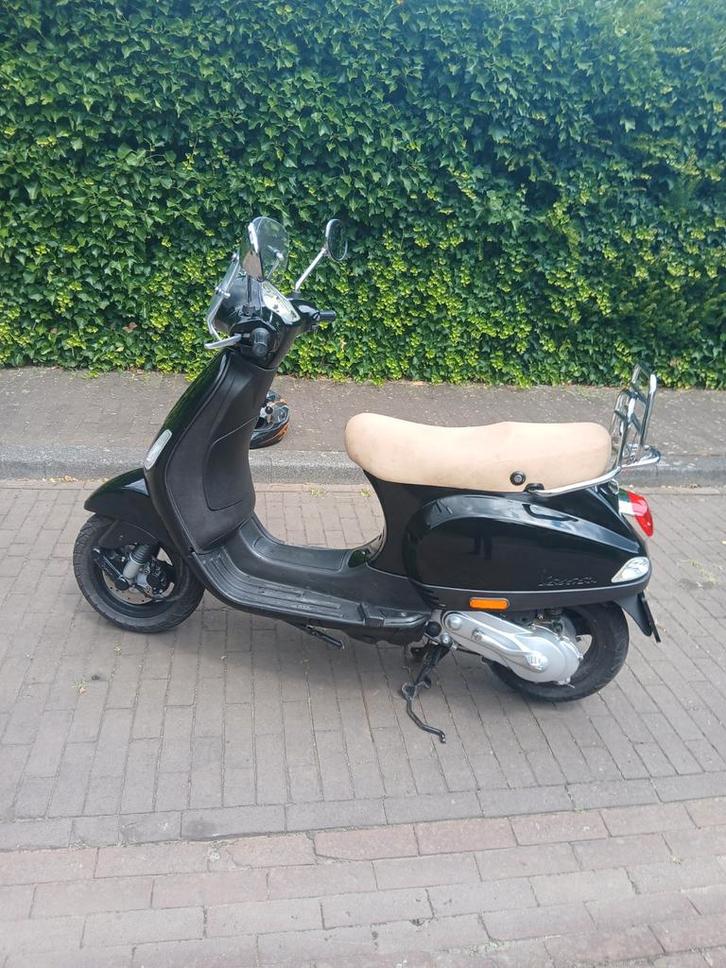 Vespa lx inruil kleine auto mogelijk, Fietsen en Brommers, Scooters | Vespa, Zo goed als nieuw, Vespa LX, Tweetakt, Ophalen of Verzenden