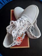 Splinter nieuwe witte Vans Pride Love sneakers maat 39.Origi, Kleding | Heren, Schoenen, Wit, Nieuw, Ophalen of Verzenden, Sneakers of Gympen