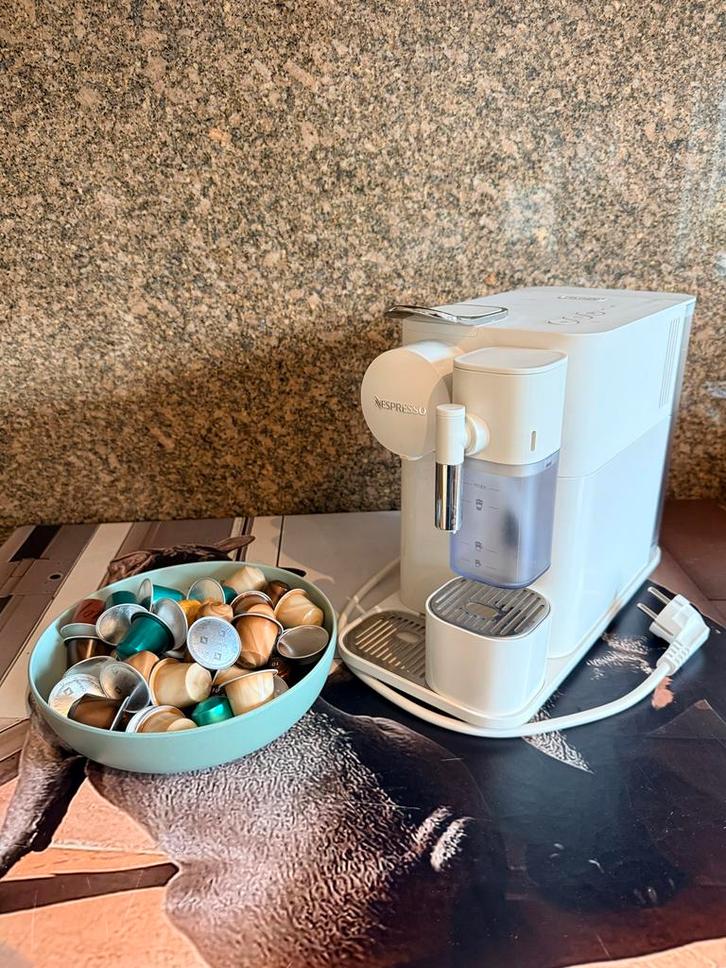 Nespresso Lattissima Wit, Witgoed en Apparatuur, Koffiezetapparaten, Gebruikt, Koffiepads en cups, Espresso apparaat, 1 kopje