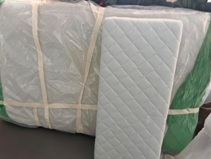 Meegroei matras ikea, Huis en Inrichting, Slaapkamer | Matrassen en Bedbodems, Gebruikt, Matras, 90 cm, Eenpersoons, Ophalen of Verzenden