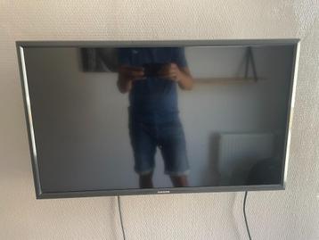 Samsung monitor met wandbeugel beschikbaar voor biedingen