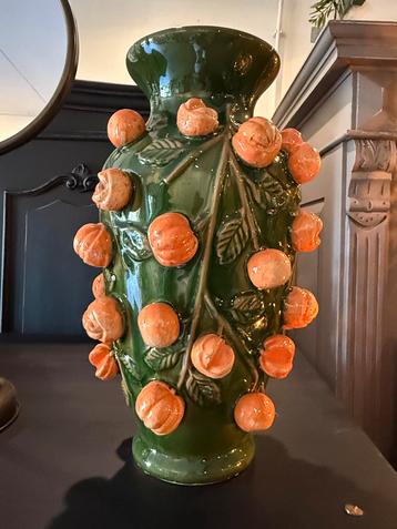 Handgemaakte vaas mandarijnen groen oranje 38cm. vaasje VdlM beschikbaar voor biedingen