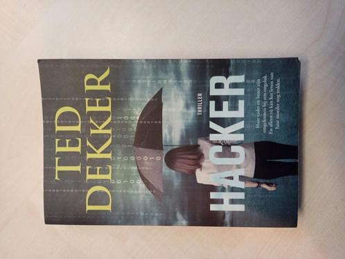 Ted Dekker - Hacker, Boeken, Thrillers, Zo goed als nieuw, Nederland, Ophalen of Verzenden