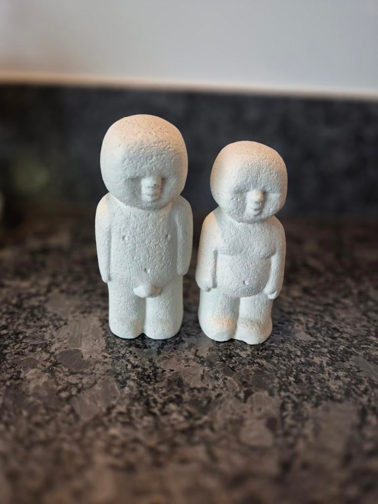 Sari de Rijcke beeldhouwster speciaal in familiebeeldjes, Ophalen of Verzenden