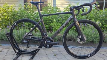 Scott Addict RC15 Ultegra DI2 12Sp. + DT Swiss Carbon Wheels beschikbaar voor biedingen