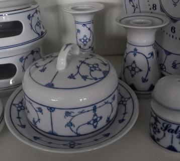 saks jager servies o.a.thee en koffieservies, klok, borden beschikbaar voor biedingen