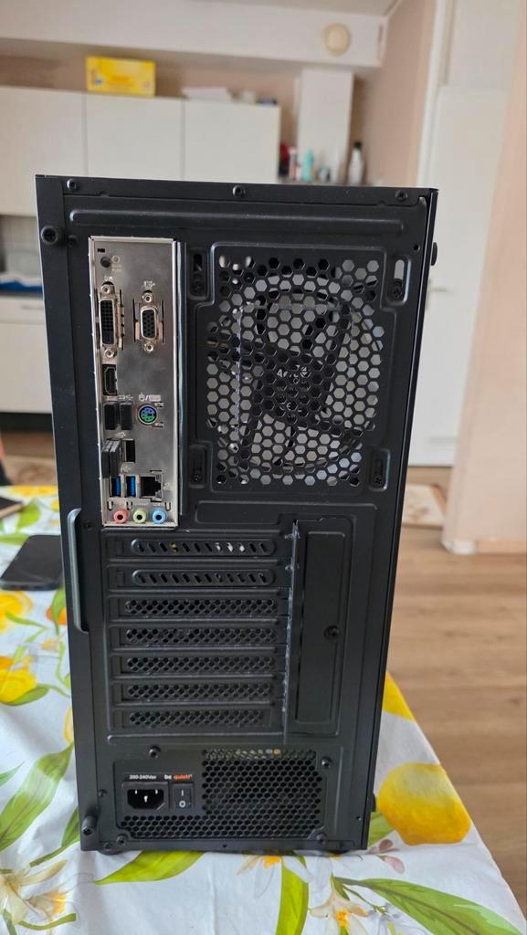 Game pc nog zo goed als nieuwe, Computers en Software, Servers, Zo goed als nieuw, 3 tot 4 Ghz, Ophalen of Verzenden