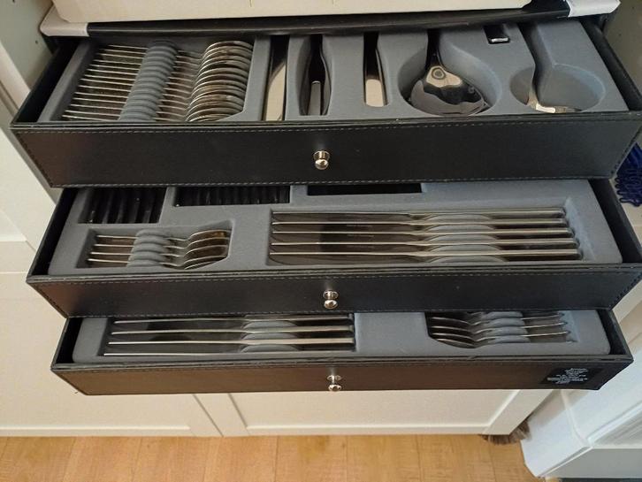 Bestekkoffer, Huis en Inrichting, Keuken | Bestek, Zo goed als nieuw, Bestekset, Rvs of Chroom, Vaatwasserbestendig, Ophalen of Verzenden