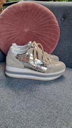 Sneakers madeleine maat 37, Beige, Ophalen of Verzenden, Sneakers of Gympen, Madeleine