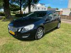 Volvo V60 T3 150pk, Auto's, Voorwielaandrijving, 74 €/maand, Zwart, 4 cilinders