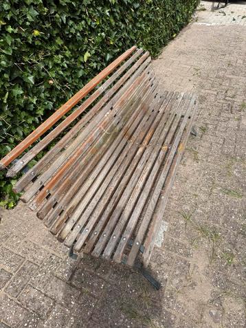 Antieke tuinbank, opknapper  beschikbaar voor biedingen