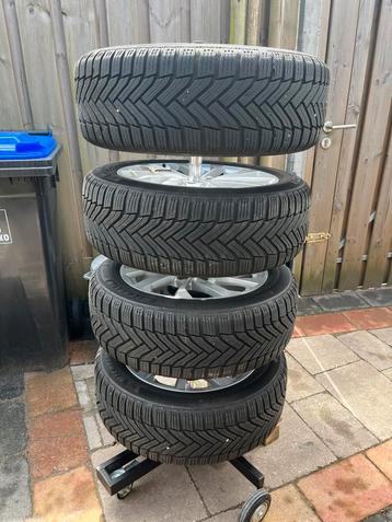 Set winterbanden vw audi lichtmetaal velgen michelin alpine6 beschikbaar voor biedingen
