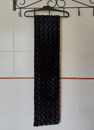 Lange zwarte dames SJAAL van zacht, warm nepbont beschikbaar voor biedingen