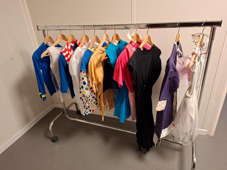 Verkleedkleren Box 4-8 jaar, Kinderen en Baby's, Carnavalskleding en Verkleedspullen, Gebruikt, Jongen of Meisje, 110 t/m 116