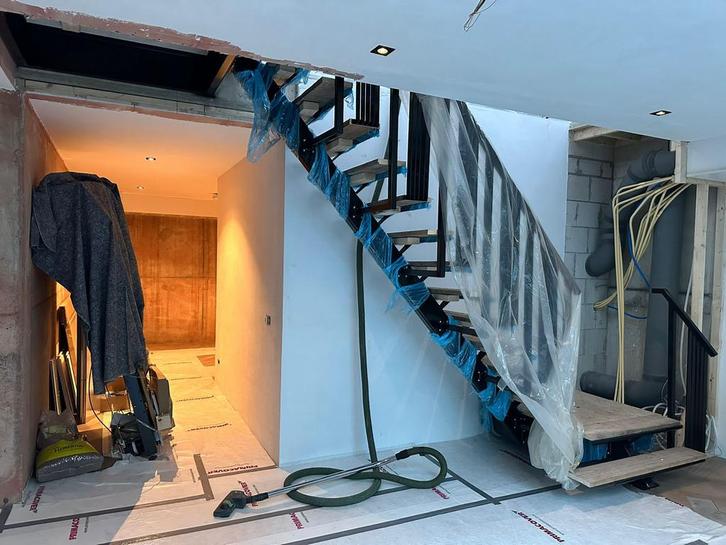 Stalen trap zonder treden, gedemonteerd, Doe-het-zelf en Verbouw, Deuren en Horren, Gebruikt, Overige typen, 215 cm of meer, 80 tot 100 cm