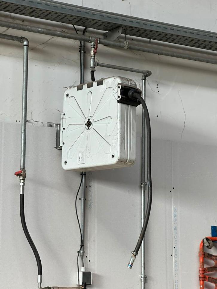 2 stuks gesloten oliehaspels, Doe-het-zelf en Verbouw, Ventilatie en Afzuiging, Gebruikt, Ophalen