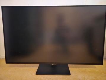 LG 4K 43 inch monitor. Enorm veel aansluitingen. beschikbaar voor biedingen