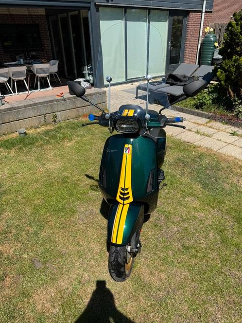 Vespa Sprint sixties Euro 5 (met diverse accessoires), Fietsen en Brommers, Scooters | Vespa, Zo goed als nieuw, Vespa S, Maximaal 45 km/u