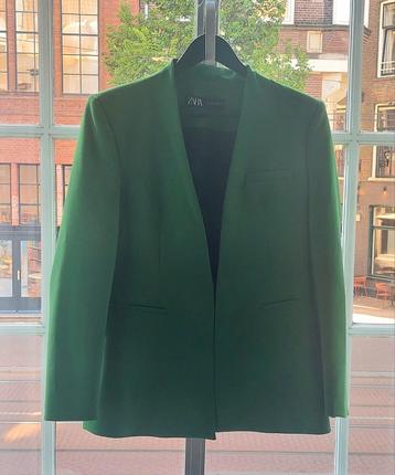 Groen colbertje  beschikbaar voor biedingen