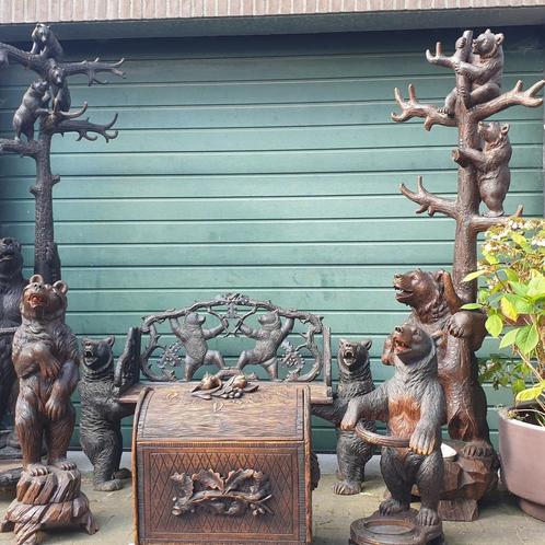 Gezocht aparte stukken black foresr of zwarte woud snijwerk, Antiek en Kunst, Kunst | Beelden en Houtsnijwerken, Ophalen