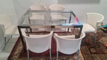 Zeer nette uitschuifbare eettafel + 6 stoelen – IKEA GLIVARP beschikbaar voor biedingen