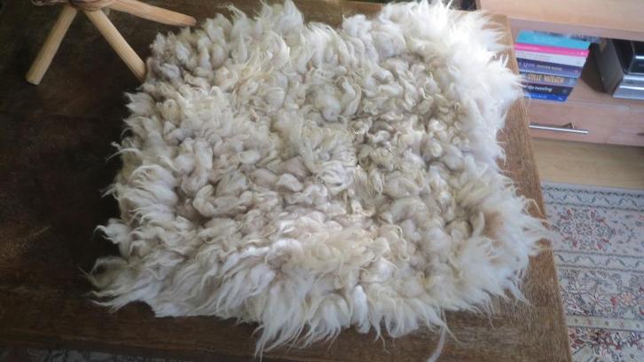 Solognote schaap, vacht, gevilte wol, vilt rug, 70x60, stoel, Hobby en Vrije tijd, Vilt, Nieuw, Gebruiksvoorwerp, Wolvilt, Verzenden