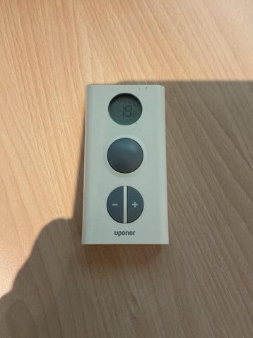 Uponor Thermostaat beschikbaar voor biedingen