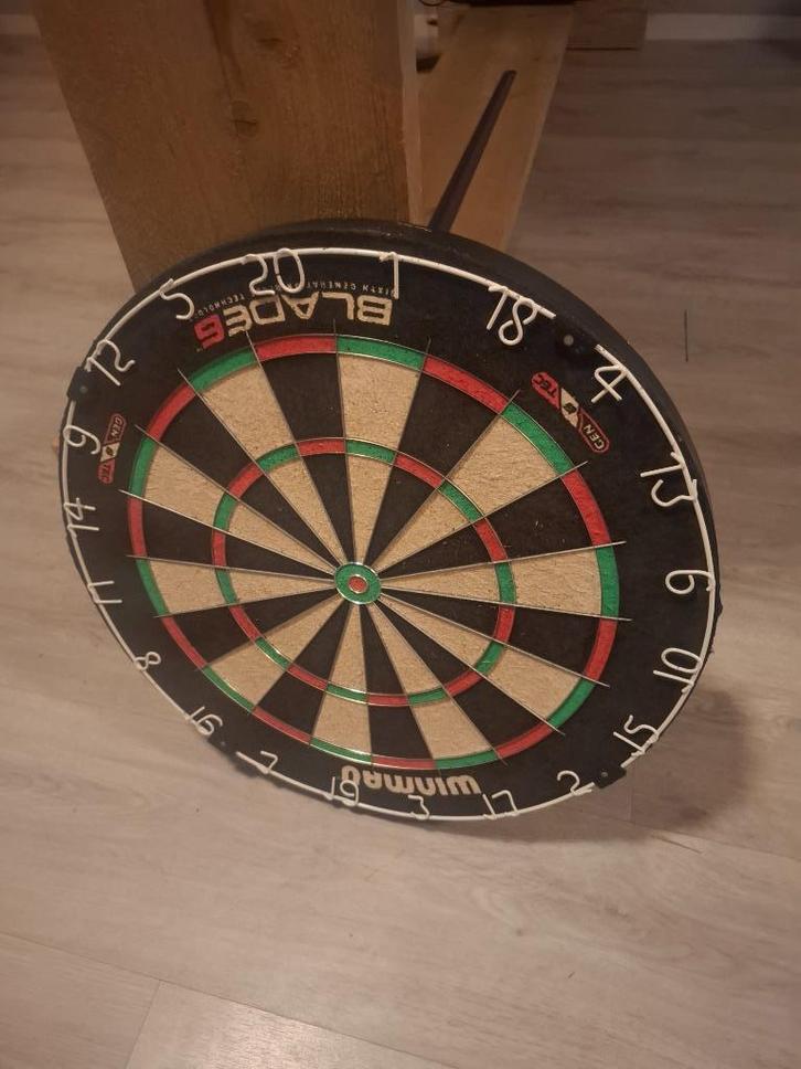 Winmau Blade 6 Dartbord – Professionele kwaliteit!, Sport en Fitness, Darts, Zo goed als nieuw, Dartbord, Ophalen