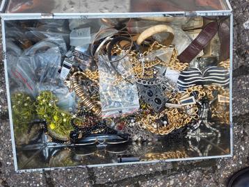 Sieraden diversen beschikbaar voor biedingen