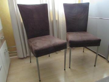 Eetkamerstoelen beschikbaar voor biedingen