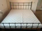 Zwart metalen bed 180x200 met matras, Huis en Inrichting, Slaapkamer | Bedden, Ophalen, Gebruikt, Zwart, Tweepersoons