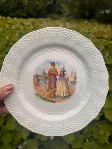 Bordje uit Frankrjjk met hollands decor beschikbaar voor biedingen