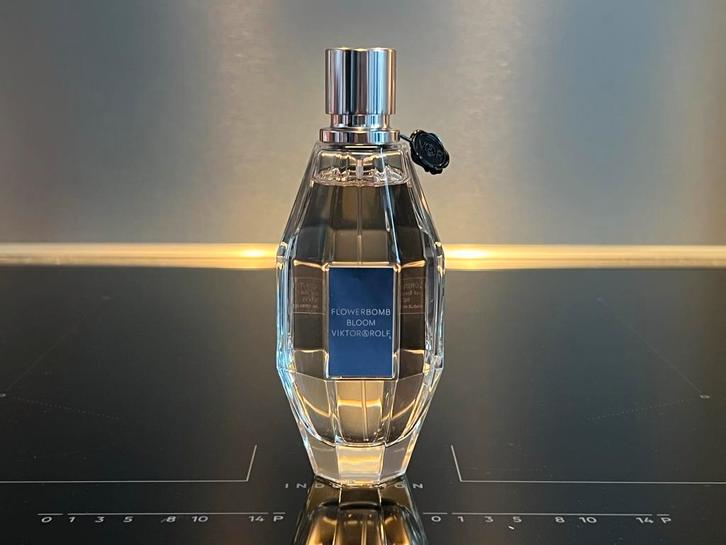 Viktor & Rolf flowerbomb bloom 100ml edt discontinued, Sieraden, Tassen en Uiterlijk, Uiterlijk | Parfum, Nieuw, Ophalen of Verzenden