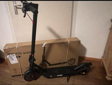 Electrische step E9Pro 350w met volbanden splinternieuw! beschikbaar voor biedingen