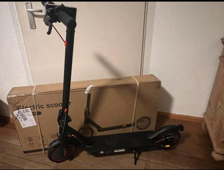 Electrische step E9Pro 350w met volbanden splinternieuw!, Fietsen en Brommers, Steps, Nieuw, Gewone step, Ophalen