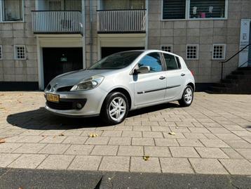 Renault Clio 1.4 16V 72KW 5-DRS E4 2007 Grijs beschikbaar voor biedingen