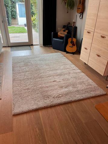 Beige hoogpolig vloerkleed 170x240 beschikbaar voor biedingen