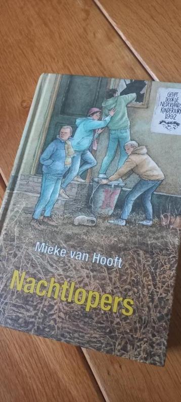 Mieke van Hooft  - Nachtlopers - zgan