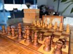 Authentiek schaakbord met extra stukken, Een of twee spelers, Ophalen of Verzenden, Gebruikt