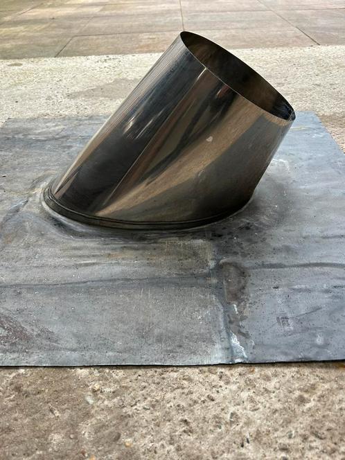 Dakdoorvoer voor 200 mm pijpen., Doe-het-zelf en Verbouw, Buizen en Afvoer, Zo goed als nieuw, Afvoer, Minder dan 2 meter, 80 mm of meer