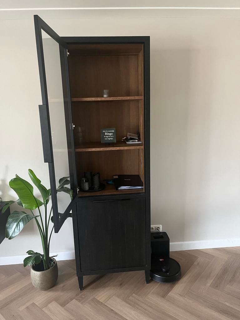 Bijna nieuwe kast met verlichting, Huis en Inrichting, Kasten | Televisiemeubels, Ophalen, Zo goed als nieuw, 50 tot 75 cm