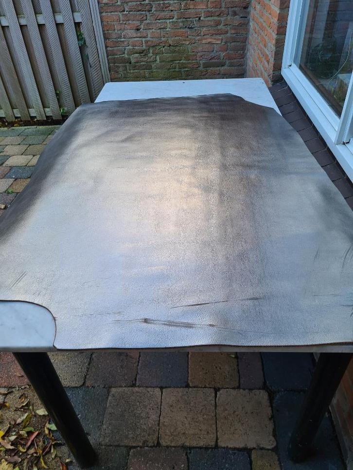 Tuig - Leer Silver-Glow(zie omschrijving!), Hobby en Vrije tijd, Stoffen en Lappen, Nieuw, Leer of Kunstleer, 30 tot 120 cm, 30 tot 200 cm